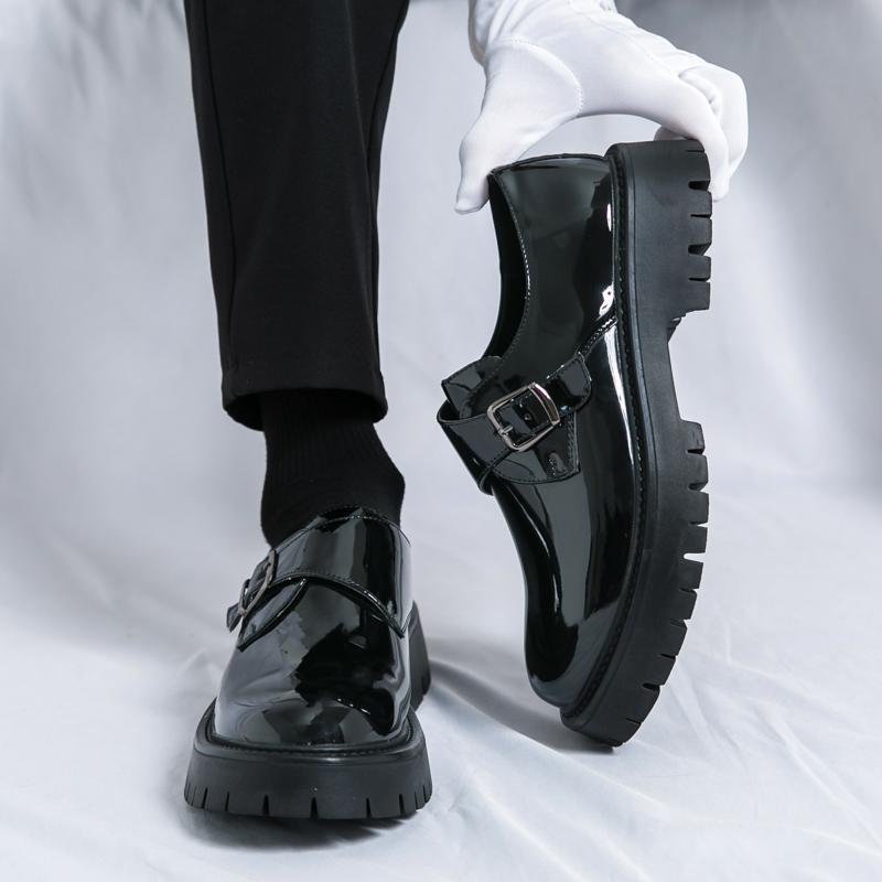 2026 New button-up glossy Derby shoes British thick-soled leather shoes, men's low-top large-head suit casual shoes