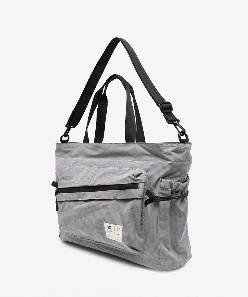 New Balance Nbgcgs1201 / Metallic Lightweight Tote Bag (Silver)