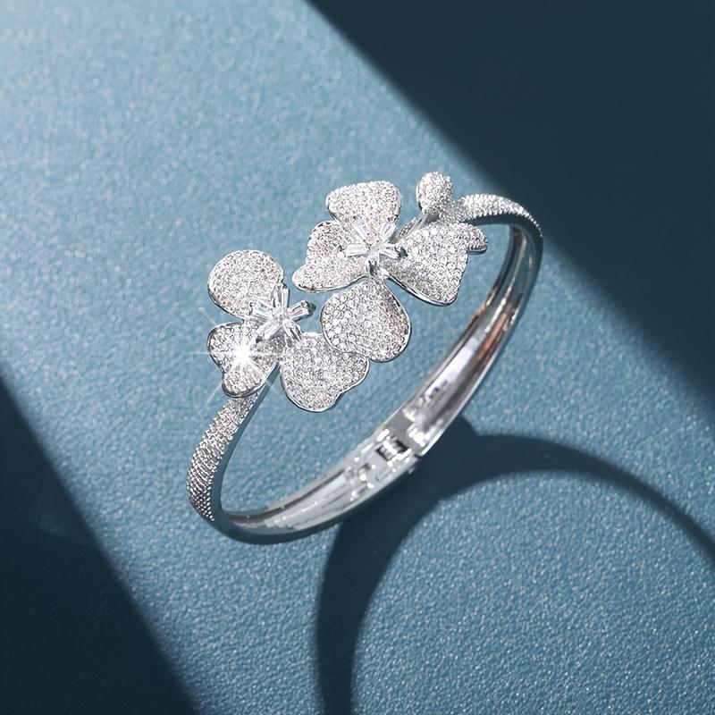 New European and American luxury four-leaf clover copper micro-inlaid bracelet, elegant and grand large bracelet