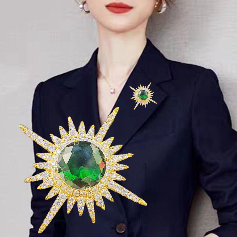 

Изысканная брошь-звезда с зелеными стразами и магнитной застежкой - Универсальный, сверкающий аксессуар для мужчин и женщин