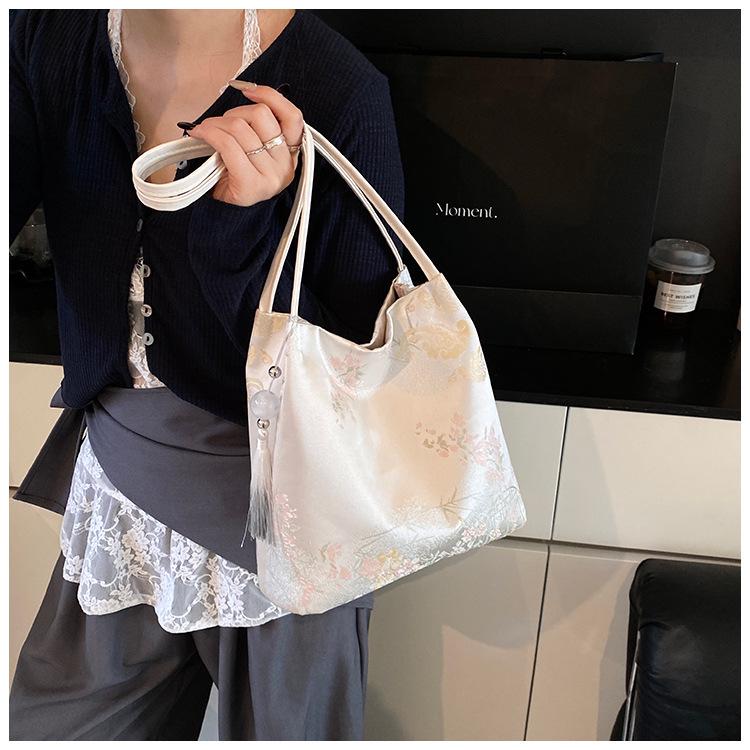 New Chinese Embroidery Single Shoulder Bag Women's Fashion Underarm Hanfu Tote