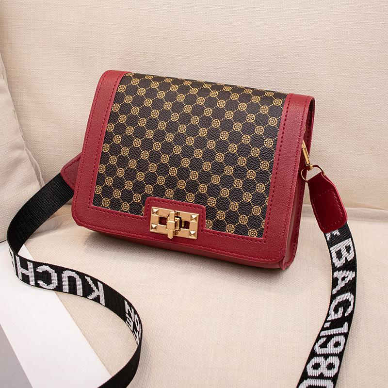 A new fashionable polka dot one-shoulder crossbody small square bag for women's bags.