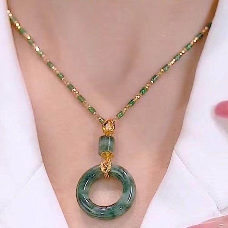Retro Ping'an Knot Necklace for Women: Fashionable Clavicle Chain with Imitation Jadeite Pendant