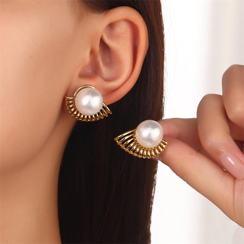 Geometry Sector Round Imitation Pearl Stud Earring for Women Korean Sweet Ear Wedding Party Jewelry