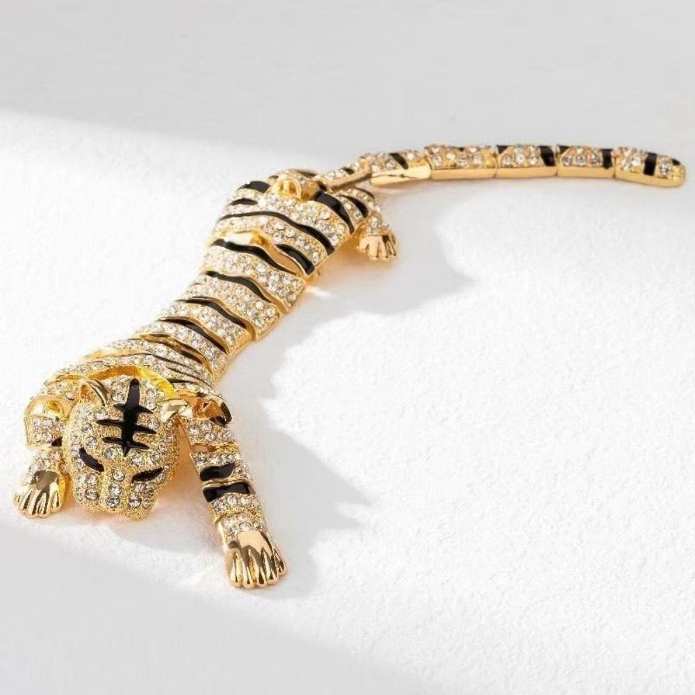 Leichter Luxus Schulterdekor Brosche Elegante Schulterblitz Große Tigerbrosche Anzug Zubehör
