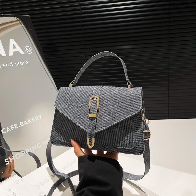 Stylish and simple small bag women's 2025 new trendy summer shoulder women's bag personalized foreign style casual messenger small square bag