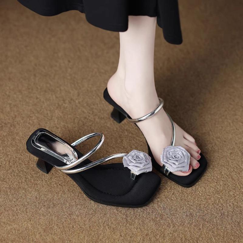 

Fashion Half-drag Women s Outward Wear 2025 Summer New Beautiful Giant Good-looking Stiletto High-heeled Fashion Sandals and Slippers 35 серебряный