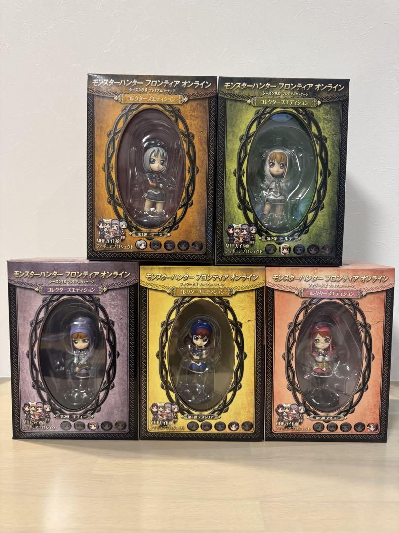 

[USED] MHF Collector s Edition Guide Girl Receptionist Figure 5 Types Monster Hunter