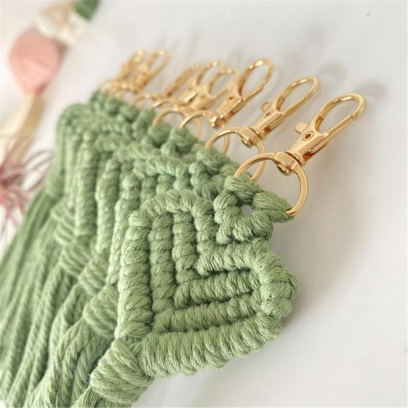 Handwoven Heart Tassels Keychain with Rotating Lobster Claws Clip Crochet Yarn Holder For Backpacks Bag Decoration