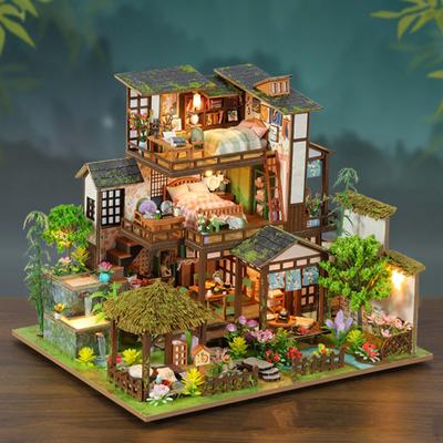Truse miniaturale DIY pentru casa de papusi Mini model de casa ornamental Cladire minuscula cu accesorii pt
