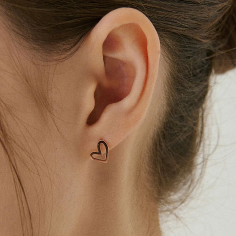 MAYBETOI 14k Mini Heart One-Touch Earrings (2 Types)