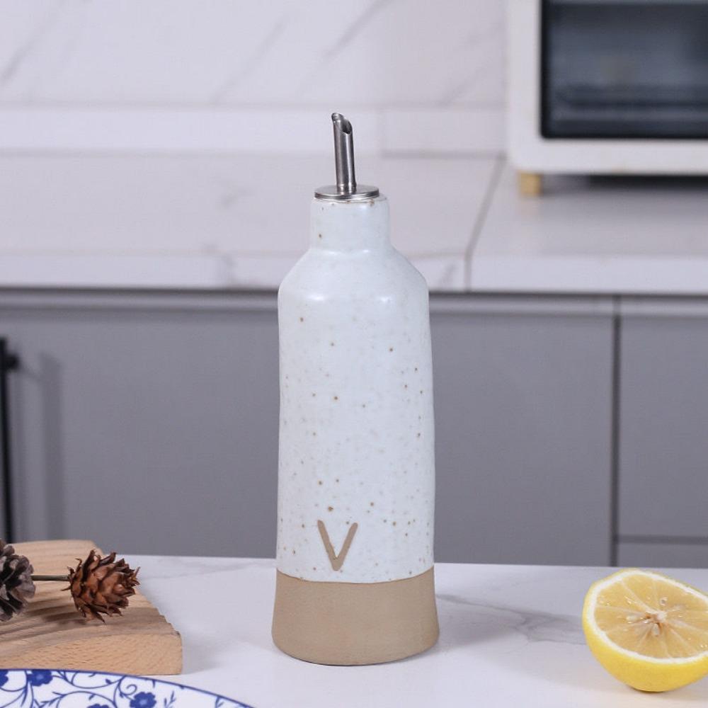 

Nordic Ceramic 600ml Oil Bottle Sauce Vinegar Pot Modern Oil Pot Portable Household Kitchen Luid Dispener Kitchen Supplies