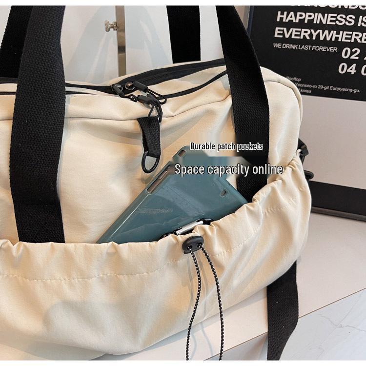 Large-Capacity Unisex Travel Handbag: Lightweight for Short Trips and Fitness