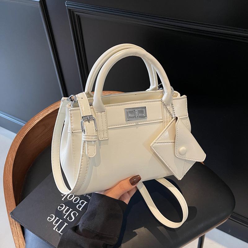 Niche Premium Textured Bag Women's 2025 New Commuter Handbag Bag Fashionable Versatile Shoulder Messenger Bag