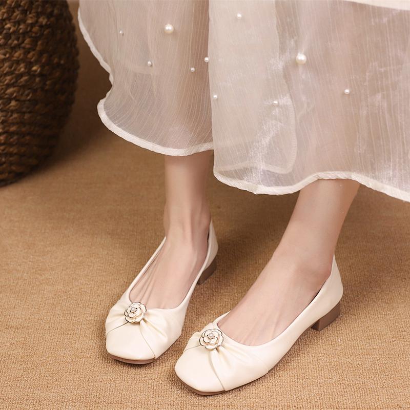 

Fashion Low Heel Shoes Summer New Square Head Shallow Mouth Pearl Metal Buckle Butterfly Knot Soft Sole Non-slip Square Heel Shoes 35