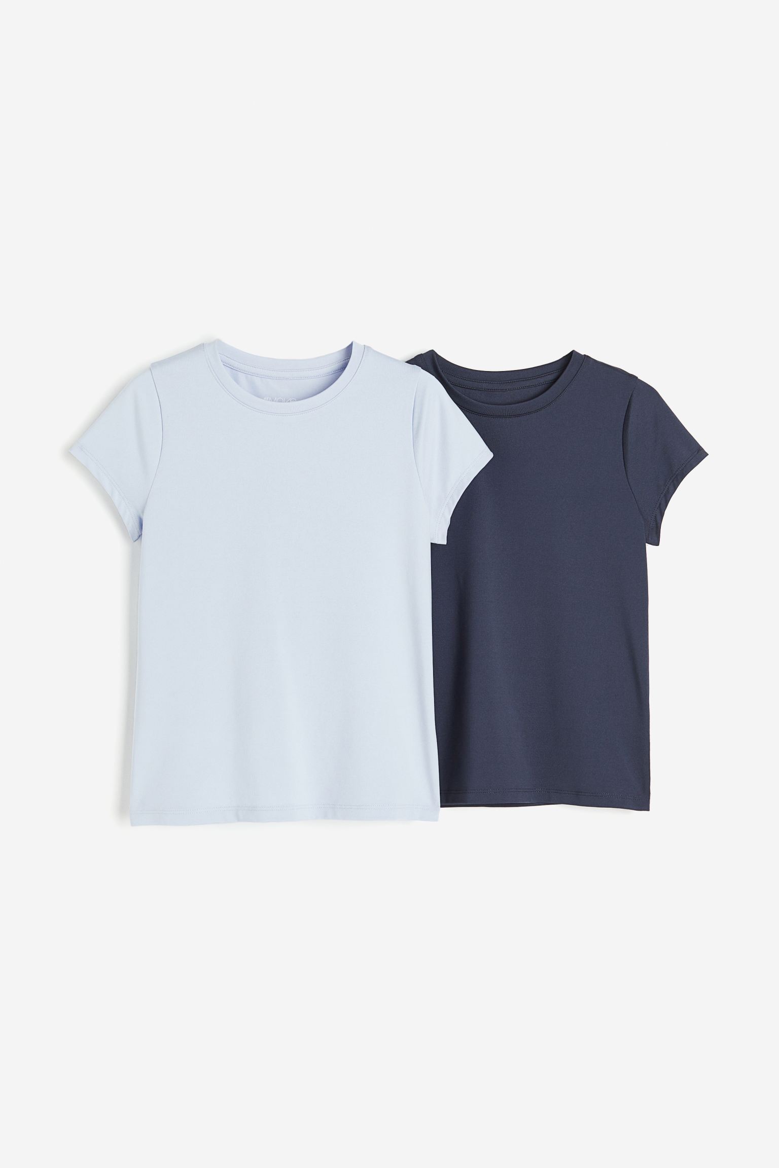 

Комплект из двух спортивных топов DryMove