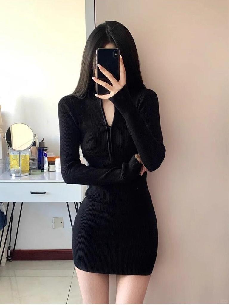 Black Fleece-Lined Hip-Hugging Skirt for Petite Figures - Sexy, Thickened Autumn/Winter Mini Dress