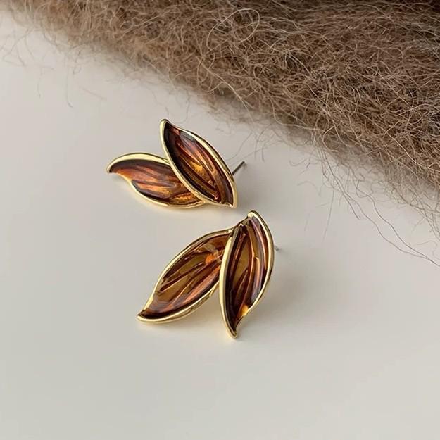 Luksusowe Brązowe Kolczyki Liściaste dla Kobiet - Szykowne i Wszechstronne Jesienno-Zimowe Akcesoria.