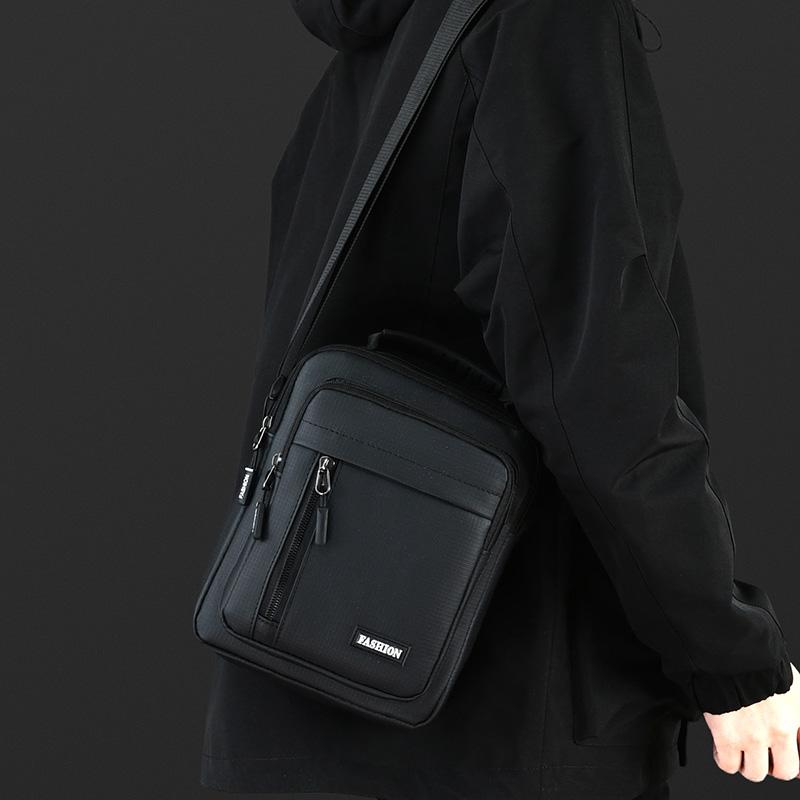 Geantă Messenger Oxford Ușoară pentru Bărbați - Geantă de Umăr Casual la Modă cu Design Elegant