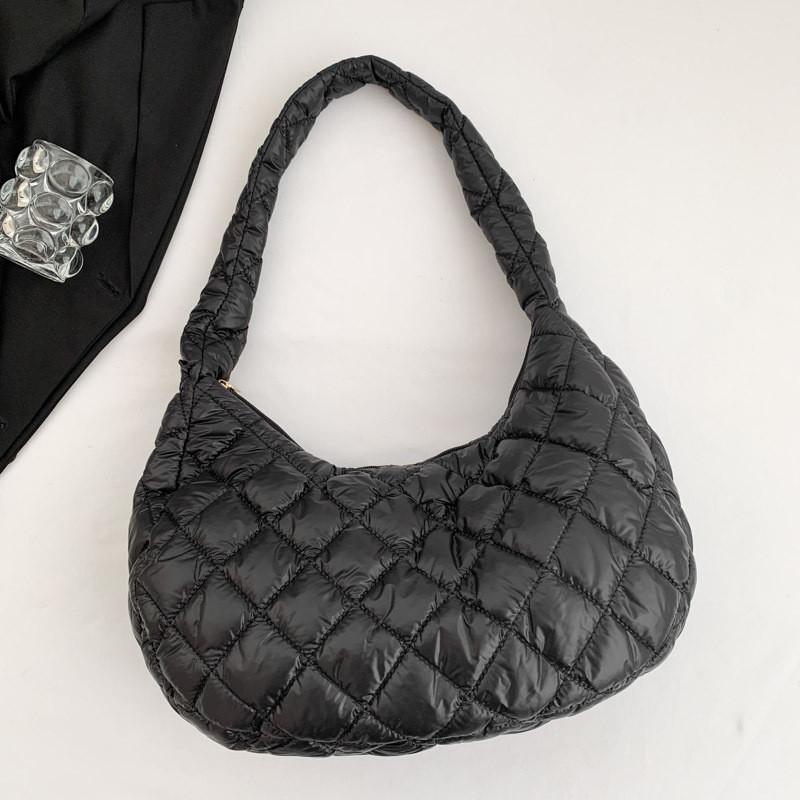 Versatile And Chic Korean Style Tote Bag With Ample Room Perfect For Street Style Enthusiasts