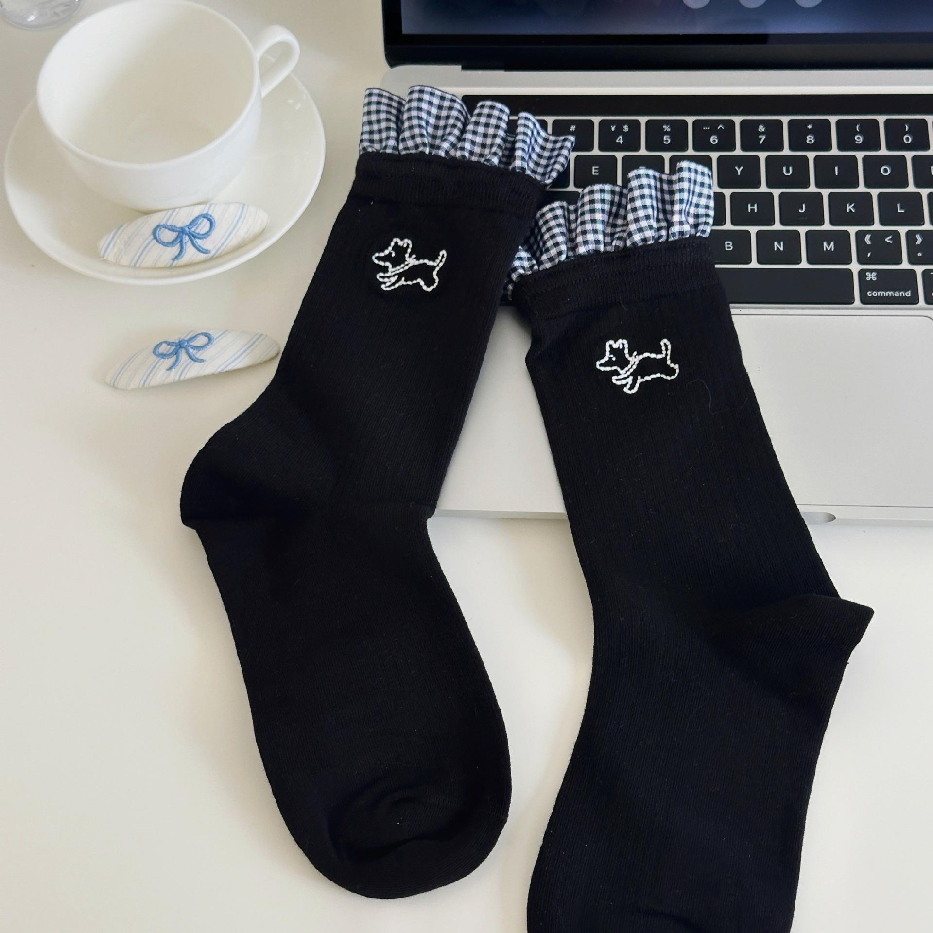 

Women s Autumn and Winter Trend Clash Color Check Pattern Lace Cute Cartoon Embroidery Tube Stack Socks 1 pair чорний