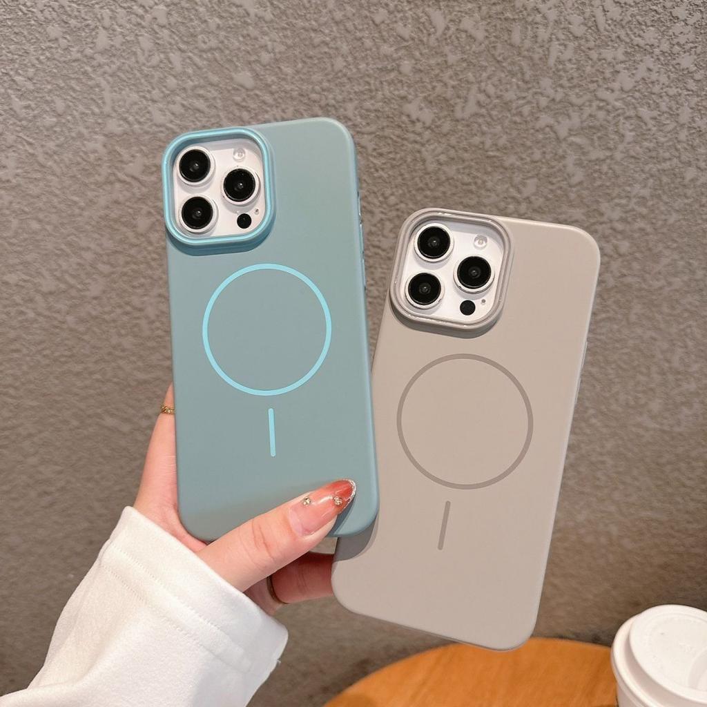 For Apple 17promax New Magnetic Suction Soft PC Case Fashion Trend Personalized Creative 17 Magnetic Suction Mobile Phone Case