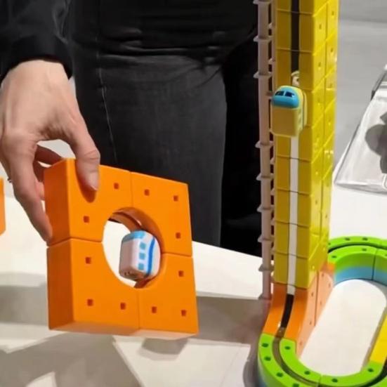 1 Set Magnetic Track Train Toy Kit Kids DIY Rail Building Gravity-Defying Electric Train Toy