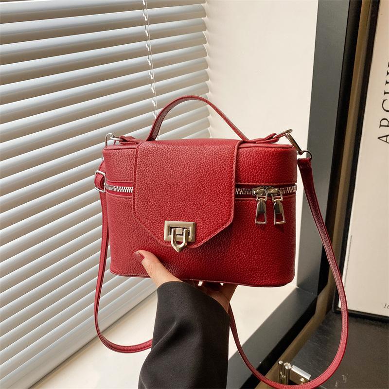 Summer New Retro Trend Lock Versatile Shoulder Messenger Bag High-end Box Small Square Bag Handbag