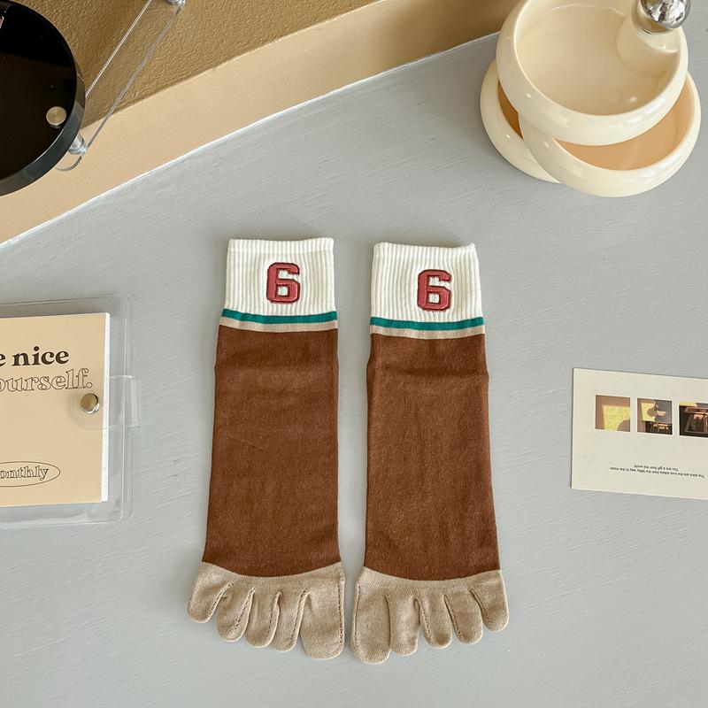 Nouveaux chaussettes mi-mollet respirantes absorbant la sueur à cinq doigts pour femmes, chaussettes à orteils séparés, chaussettes étudiantes mignonnes de dessin animé pour filles