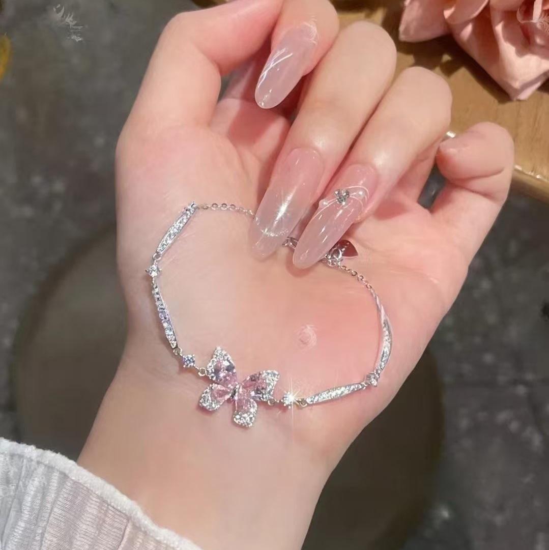 Браслет с подвеской-бабочкой из циркона в корейском стиле: Элегантные ручные украшения в стиле легкой роскоши для женщин