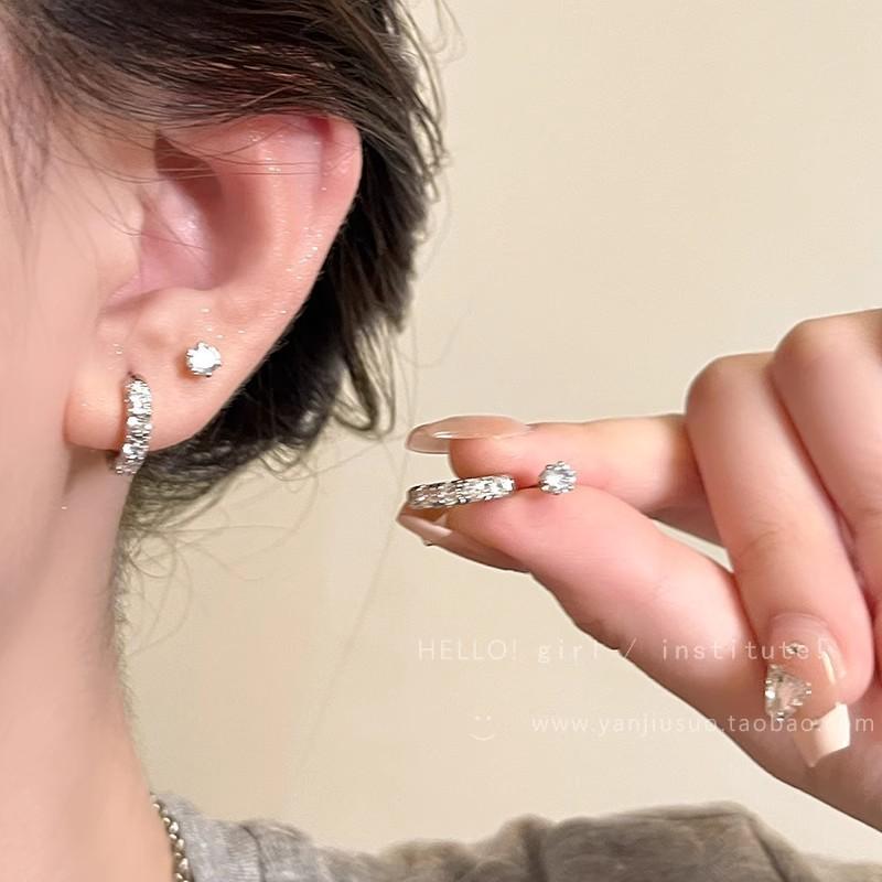 Minimalist and elegant, light luxury, high-end geometric earrings for women, popular vintage style ear accessories