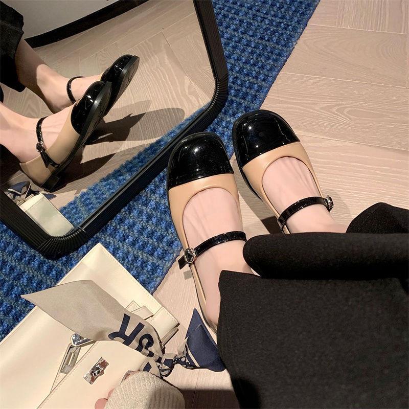 Xiaoxiangfeng retro Hepburn shoes 2025 spring and summer new girl style color matching round head one-word buckle with Mary Jane single shoes