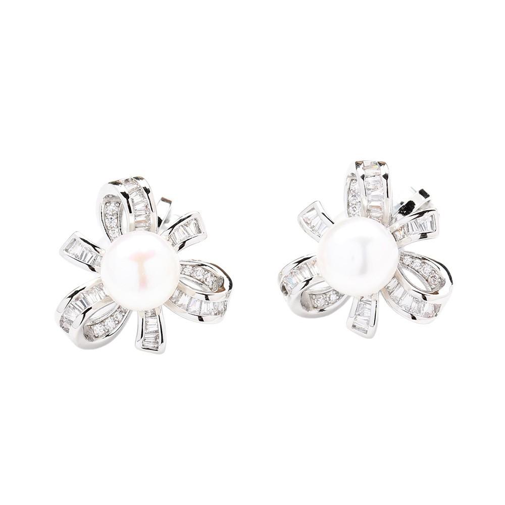 New exquisite three-dimensional diamond-encrusted zircon small flower earrings, freshwater pearl flower earrings, earrings without ear piercings, wome