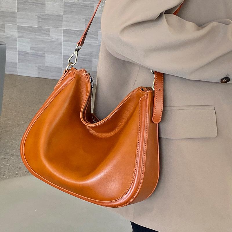 New Versatile Broadband High-capacity Crossbody Bag for Women's Niche Leather Shoulder Bag, Simple and Fashionable Cowhide Soft Bag