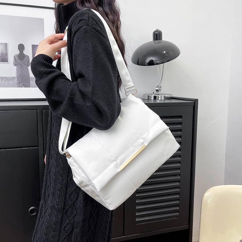 Chic Elegant Pu Shoulder Bag For Women Unique Underarm Crossbody Bag For Daily Use