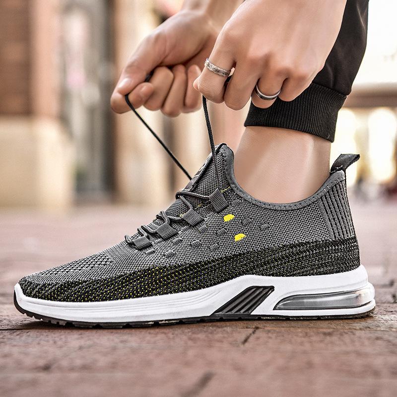 

2025 spring new men s shoes Korean version of versatile sports and leisure shoes breathable fly-woven soft-soled air cushion running shoes men 44 сірий колір