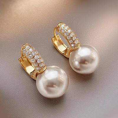 Elegant and Versatile Earrings, Fashionable and High-end, Light Luxury Earrings with Pearls