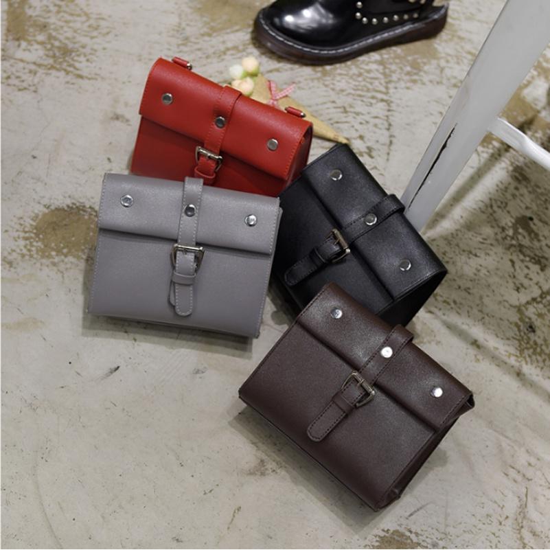 Trendy Retro European American Design Small Square Bag For Women With Magnetic Closure