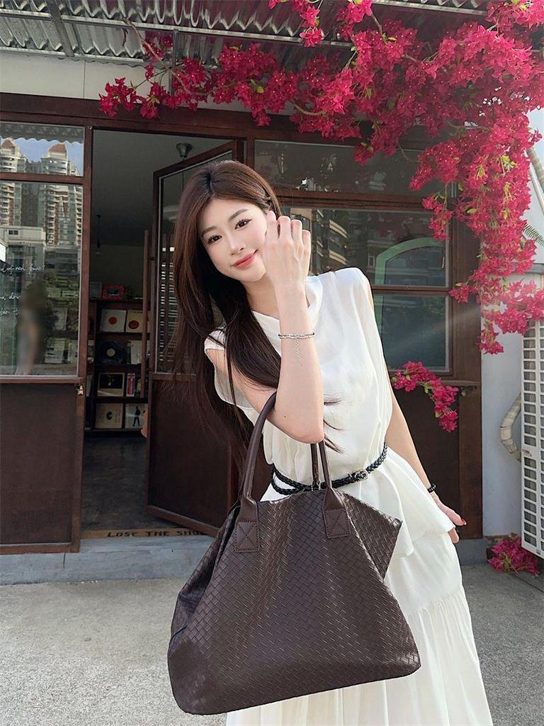 French Chic Sleeveless Top & High-Waisted Skirt Set - Summer 2026 Fashion
