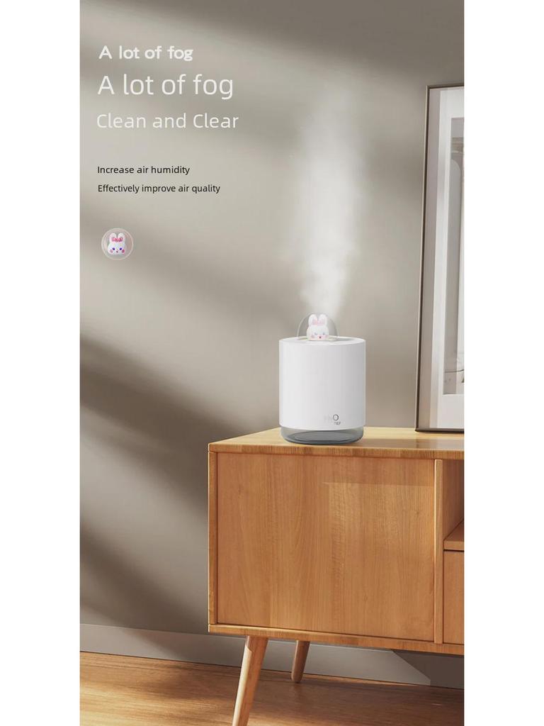 Creative Space Bear Humidifier with Colorful Lights - Cute Cartoon Design