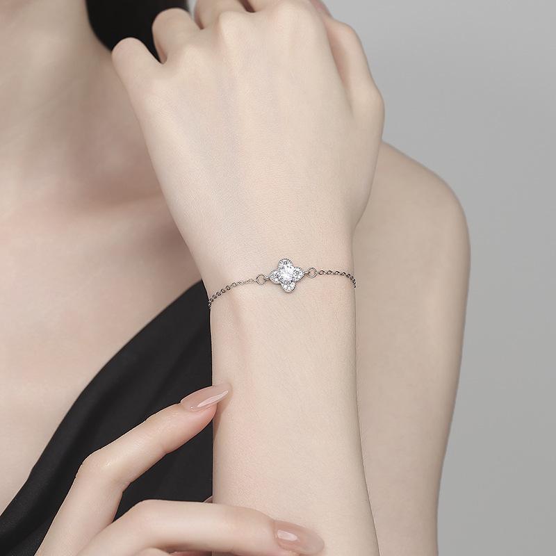 Bracelet Style Mori en Argent S925 & Ensemble Boucles d'Oreilles Zircon Trèfle à Quatre Feuilles pour Femmes