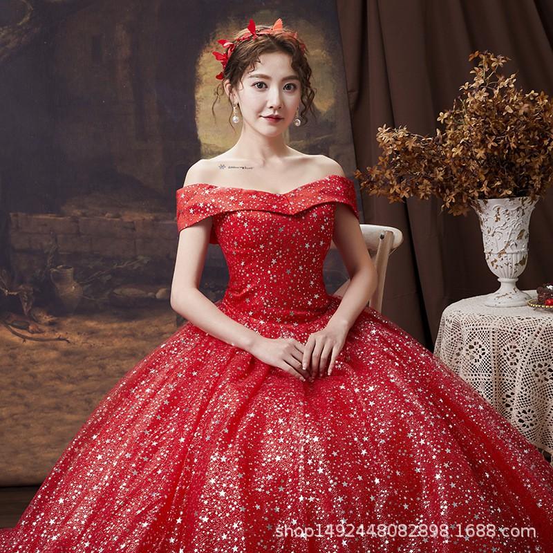 Elegant Red Satin Wedding Dress With Long Train Slim Fit French Style Bridal Party Outdoor Beach Hotel Ceremony