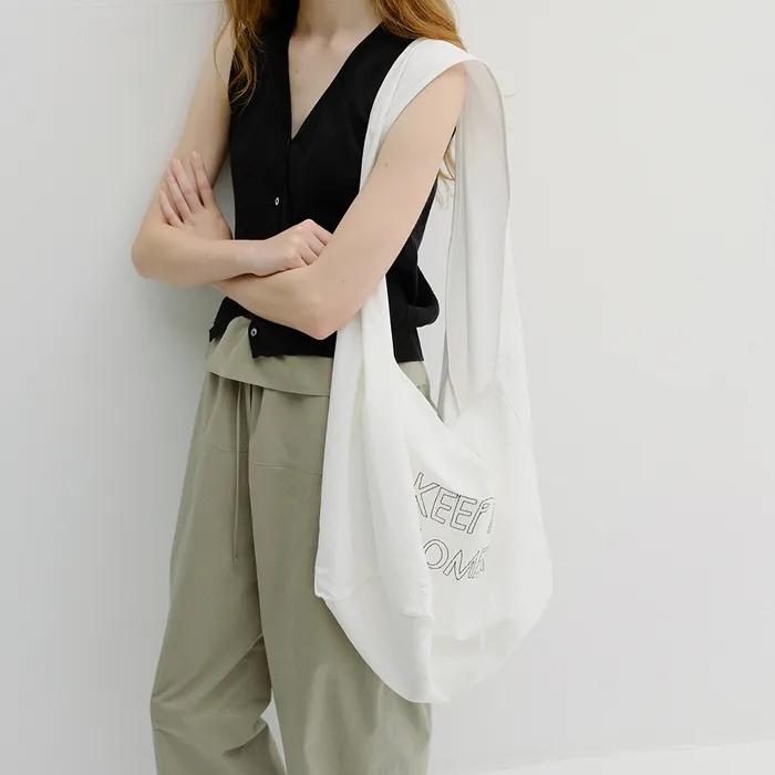 embroidery big shoulder bag (white)