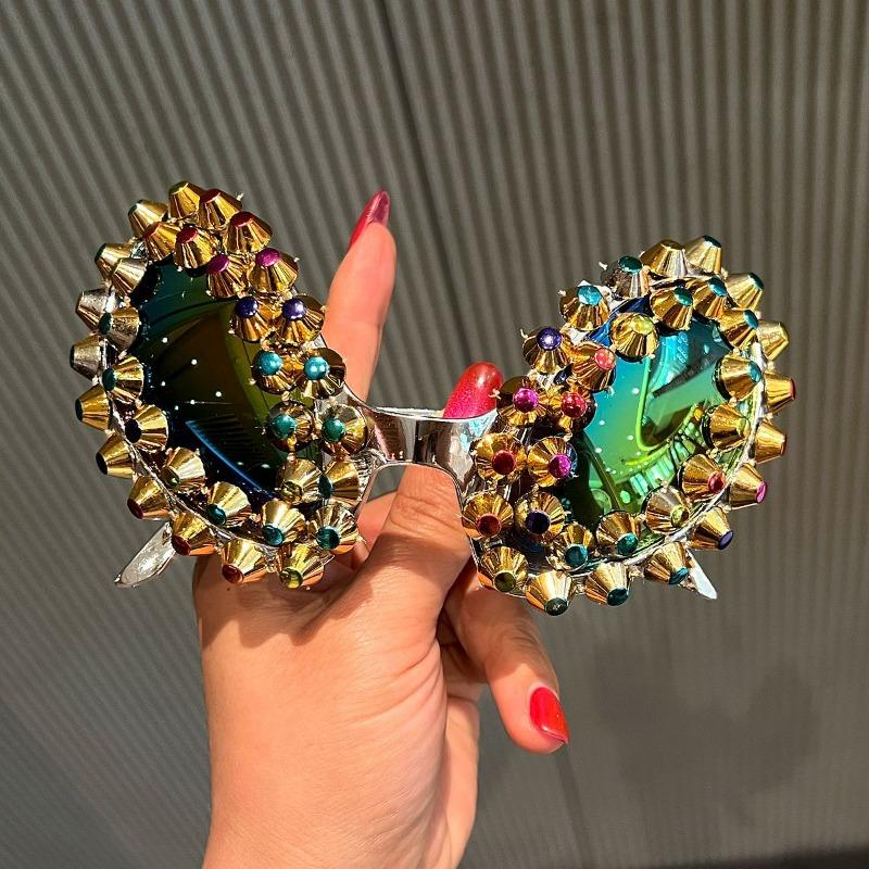 

Color Funny Alien Glasses Festival Party Exaggerated Spoof Punk Sunglasses Sand Sculpture Spike Chain Sunglasses