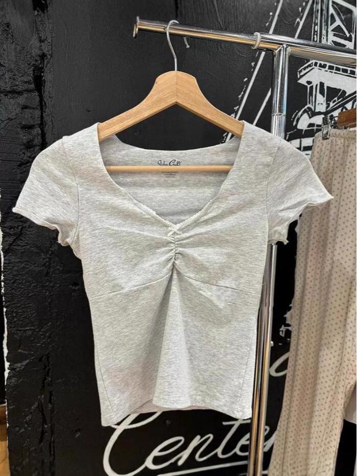 T-shirt à manches courtes plissé avec col en dentelle et nœud style BLACKPINK - Haut en coton ajusté pour femme