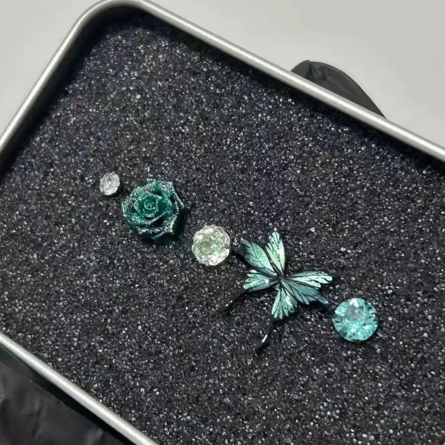 Forest Green Rose Butterfly Earrings - Stylish, Versatile, Cold-Style Niche Design.