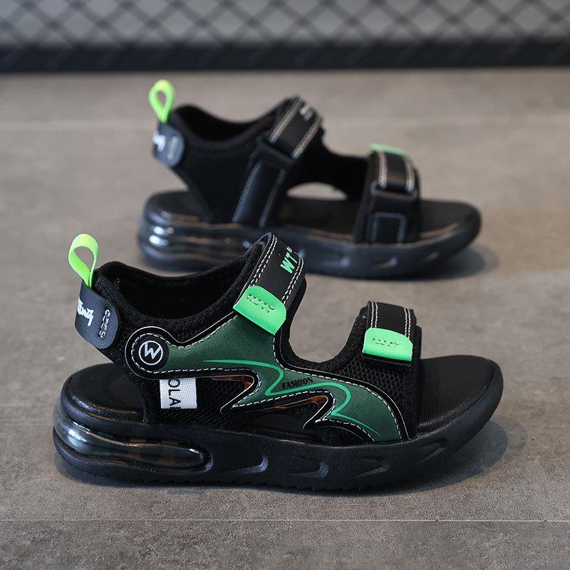 Boys' sports sandals 2025 summer new children's soft-soled open-toed beach shoes medium and older children's fashion casual shoes