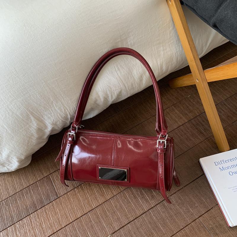 Autumn retro texture underarm bag women's 2025 new simple pillow bag versatile shoulder commuter bag
