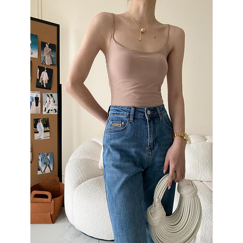 

С нагрудными подушечками, тонкими бретелями, тонкая майка с лямкой на шее, лето XL хаки