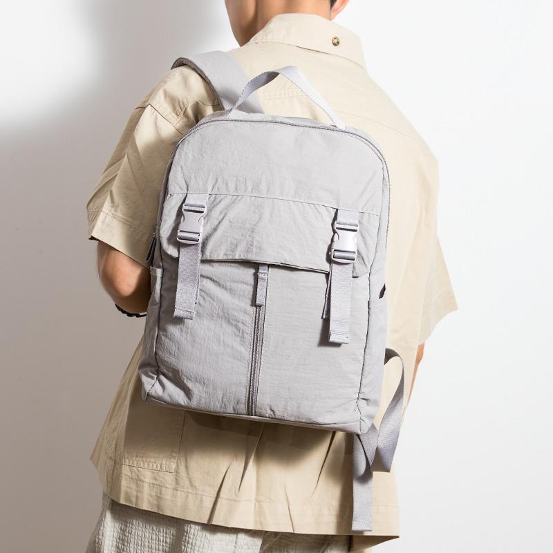A Simple and Versatile College Student Backpack A Commuting Computer Backpack